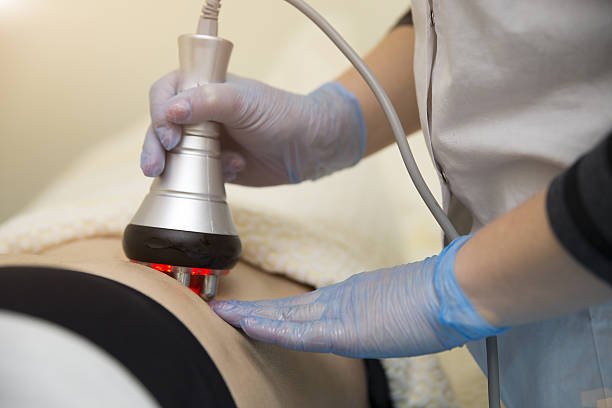 mujer recibiendo tratamiento de bodytite